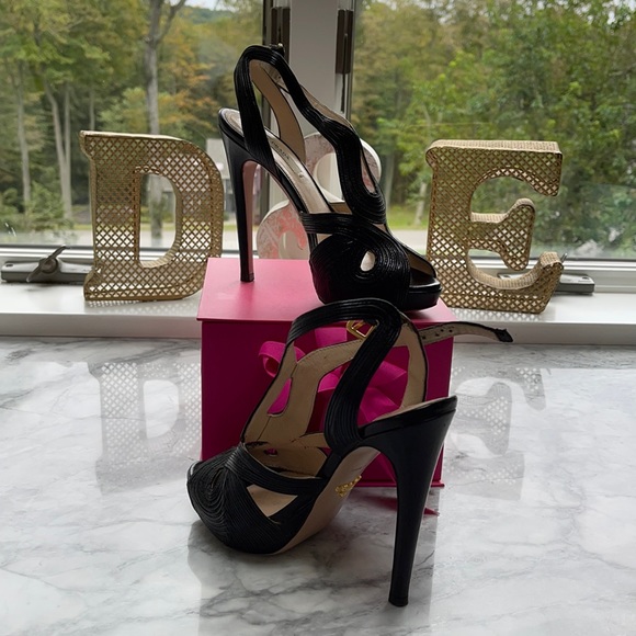 Beautiful pair of Prada high heels - Picture 1 of 4